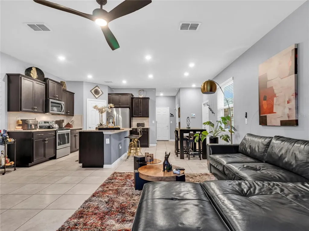 5019 Blue Latan Lane Tampa FL 33610