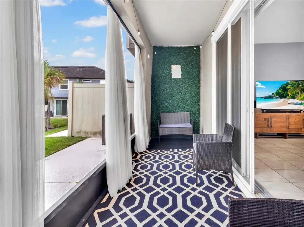 5019 Blue Latan Lane Tampa FL 33610