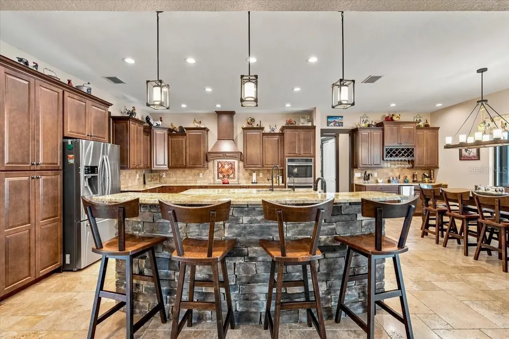 408 Hawk Talon Drive Lithia FL 33547