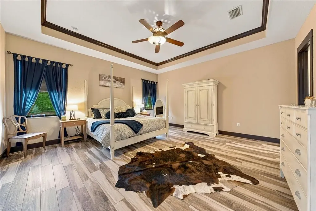408 Hawk Talon Drive Lithia FL 33547