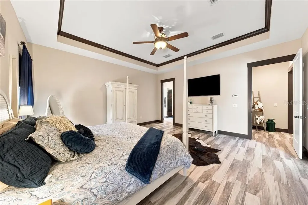 408 Hawk Talon Drive Lithia FL 33547
