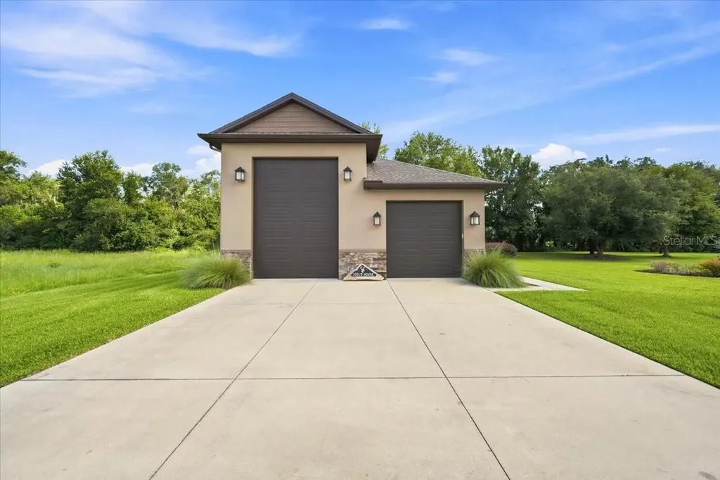 408 Hawk Talon Drive Lithia FL 33547