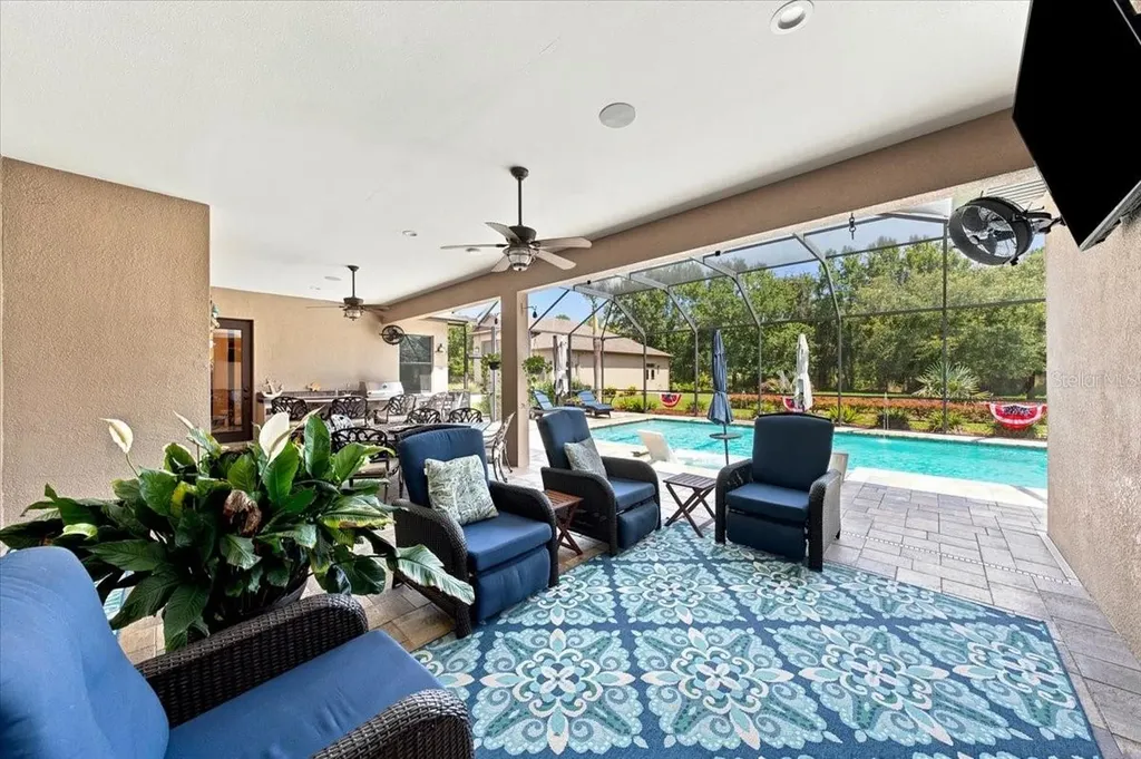 408 Hawk Talon Drive Lithia FL 33547