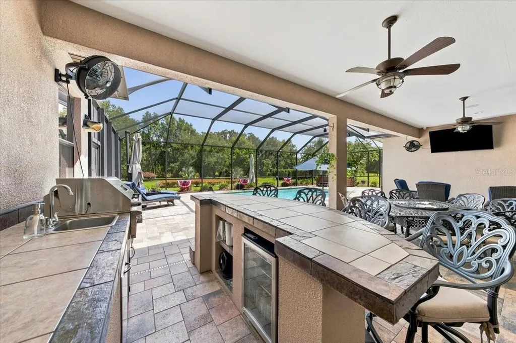 408 Hawk Talon Drive Lithia FL 33547