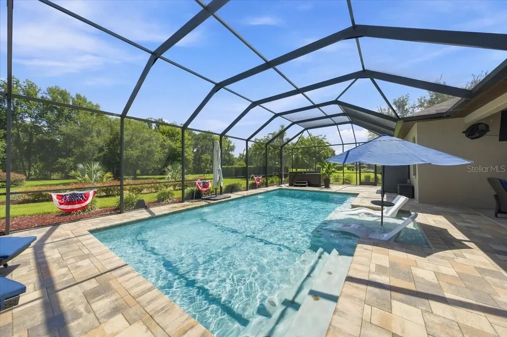 408 Hawk Talon Drive Lithia FL 33547