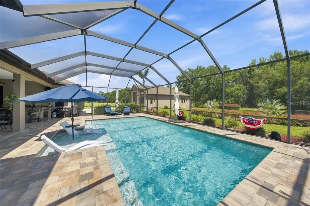 408 Hawk Talon Drive Lithia FL 33547