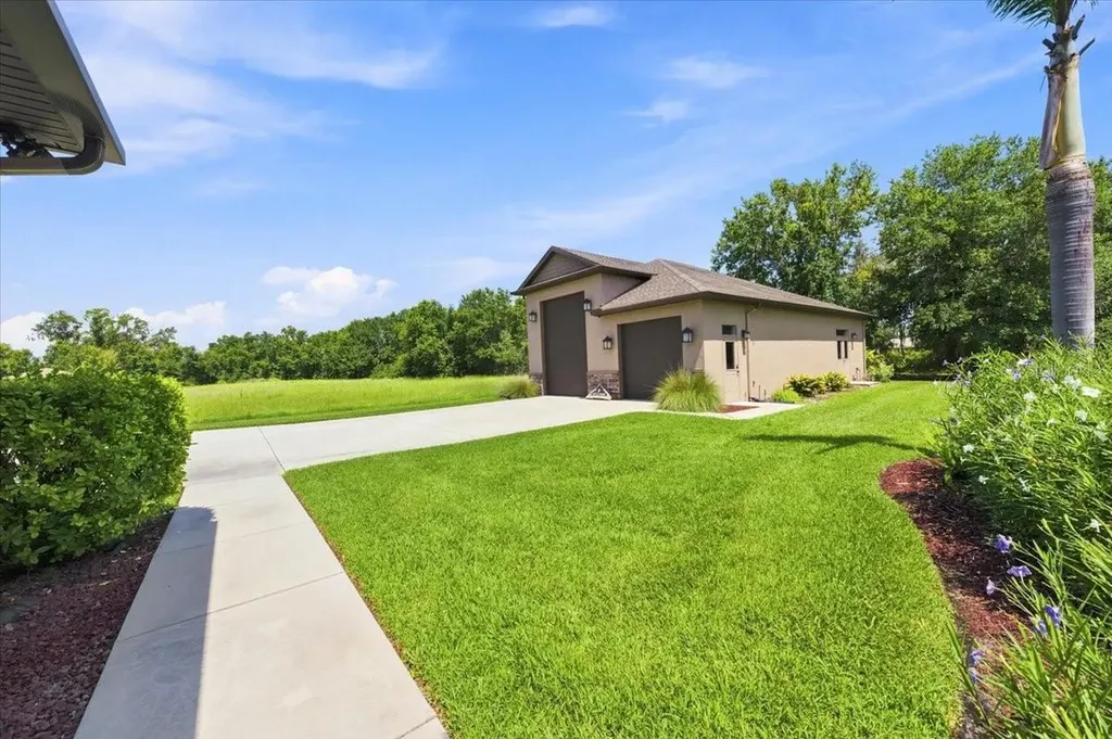 408 Hawk Talon Drive Lithia FL 33547