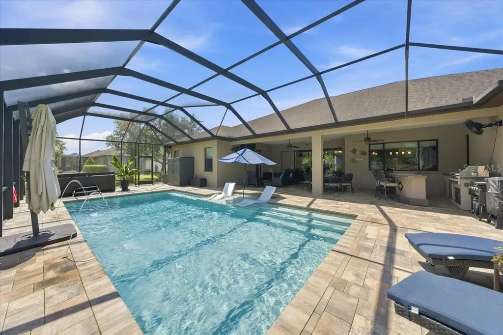 408 Hawk Talon Drive Lithia FL 33547