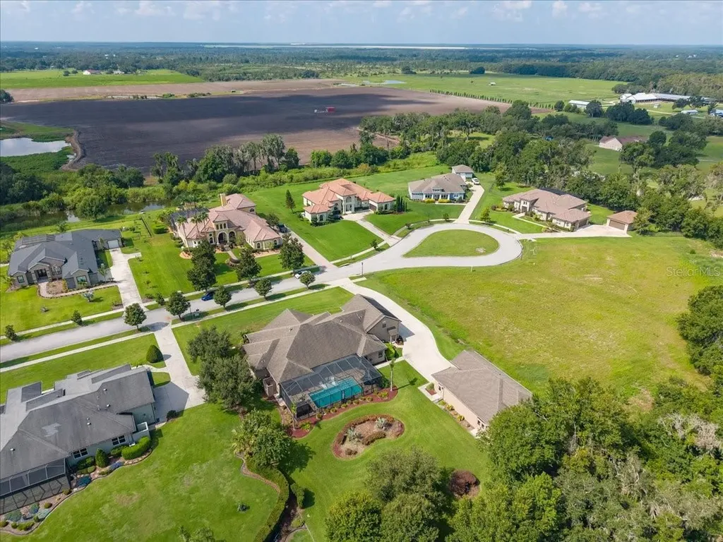 408 Hawk Talon Drive Lithia FL 33547
