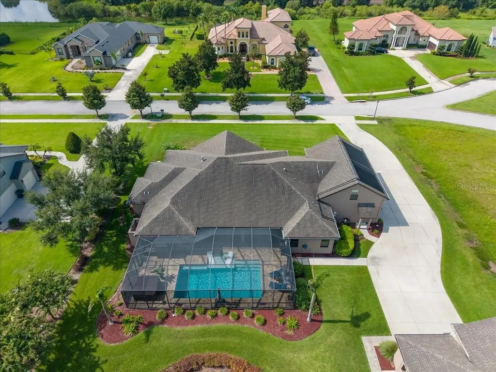 408 Hawk Talon Drive Lithia FL 33547