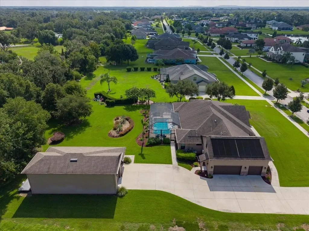 408 Hawk Talon Drive Lithia FL 33547