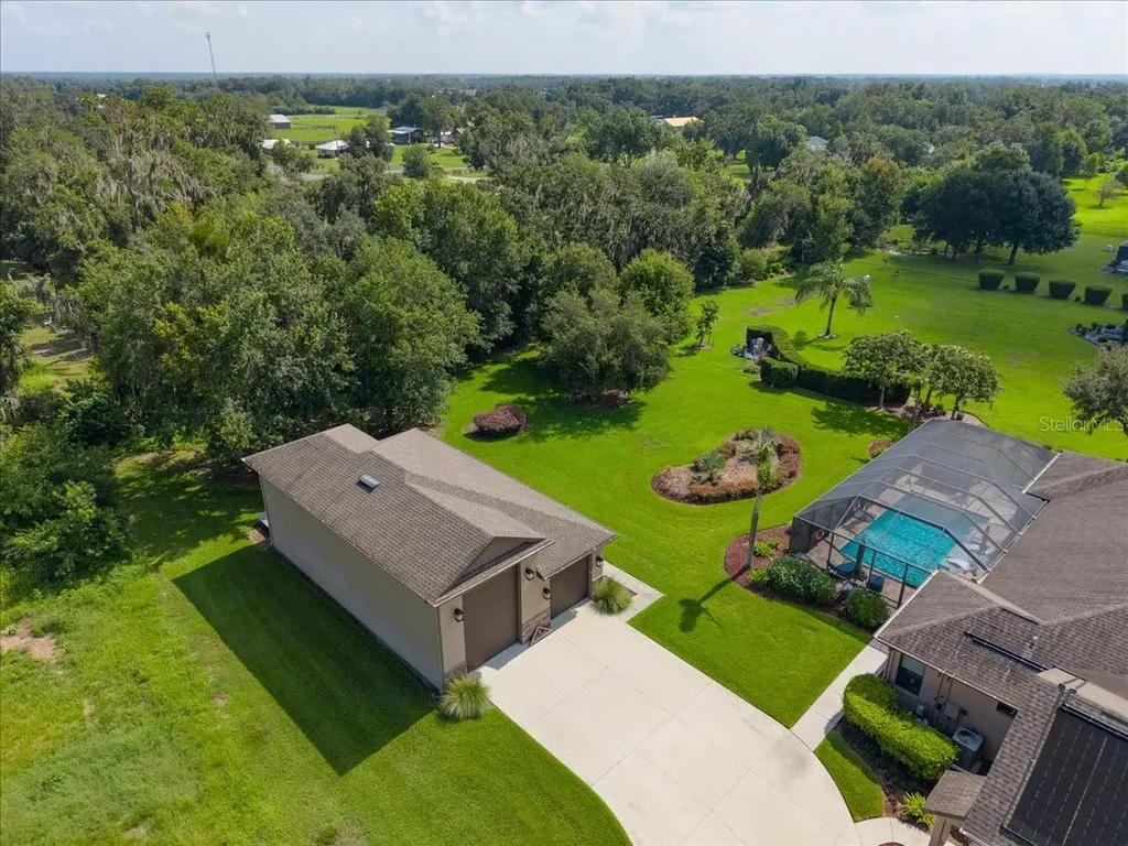 408 Hawk Talon Drive Lithia FL 33547