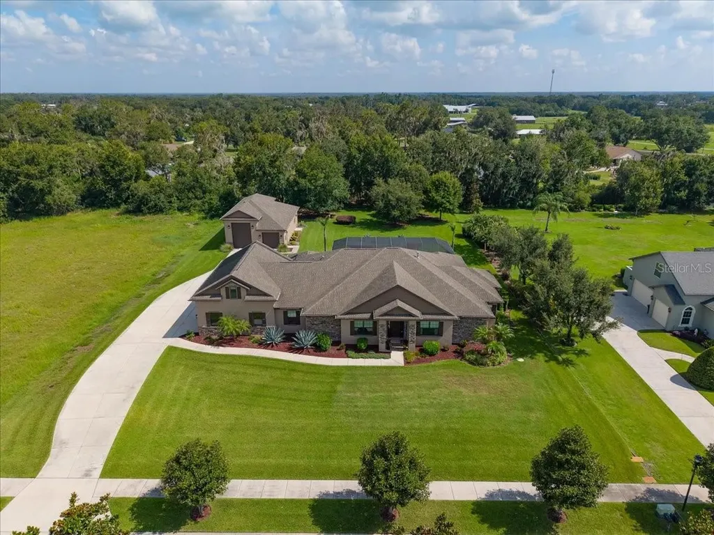 408 Hawk Talon Drive Lithia FL 33547