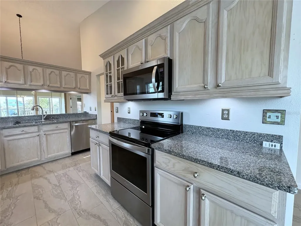 1005 Pelican Court Bradenton FL 34209
