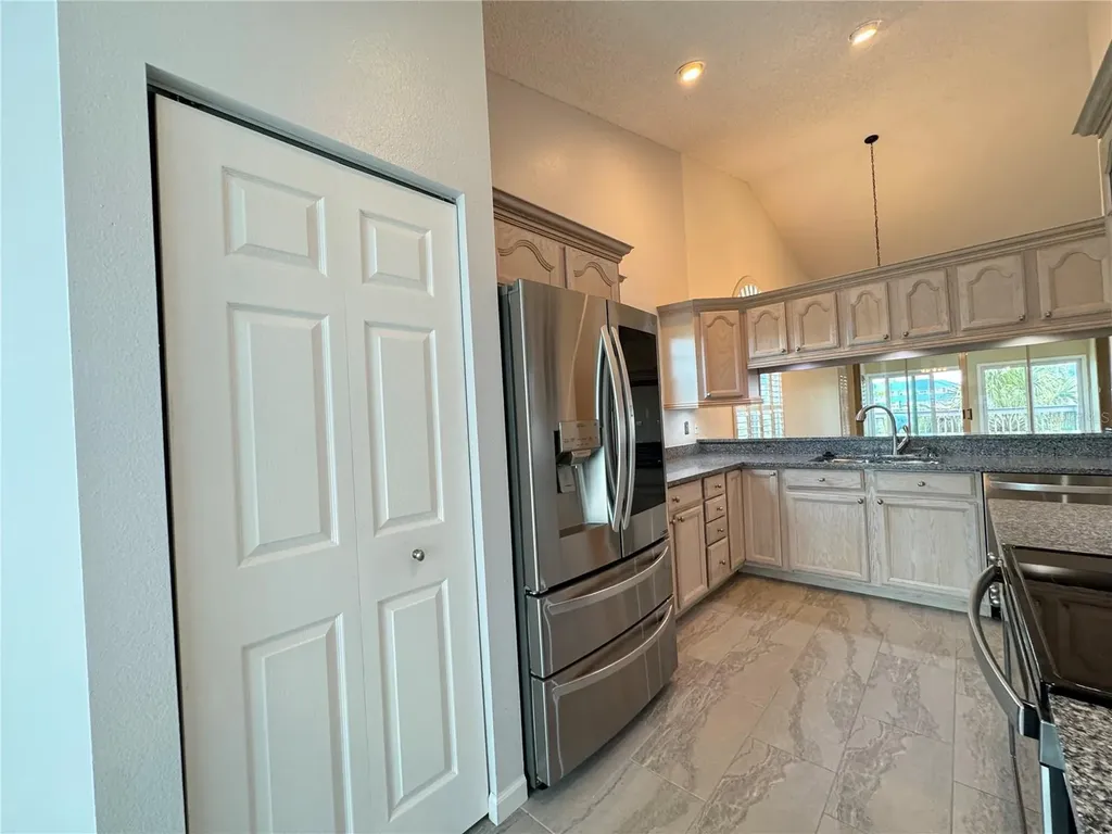 1005 Pelican Court Bradenton FL 34209