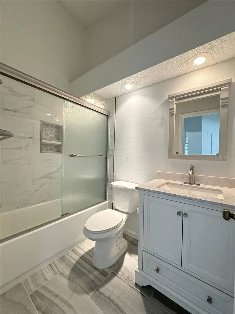1005 Pelican Court Bradenton FL 34209