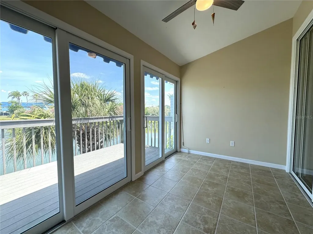 1005 Pelican Court Bradenton FL 34209