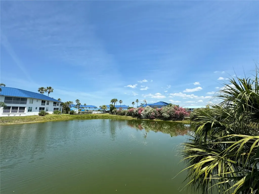 1005 Pelican Court Bradenton FL 34209