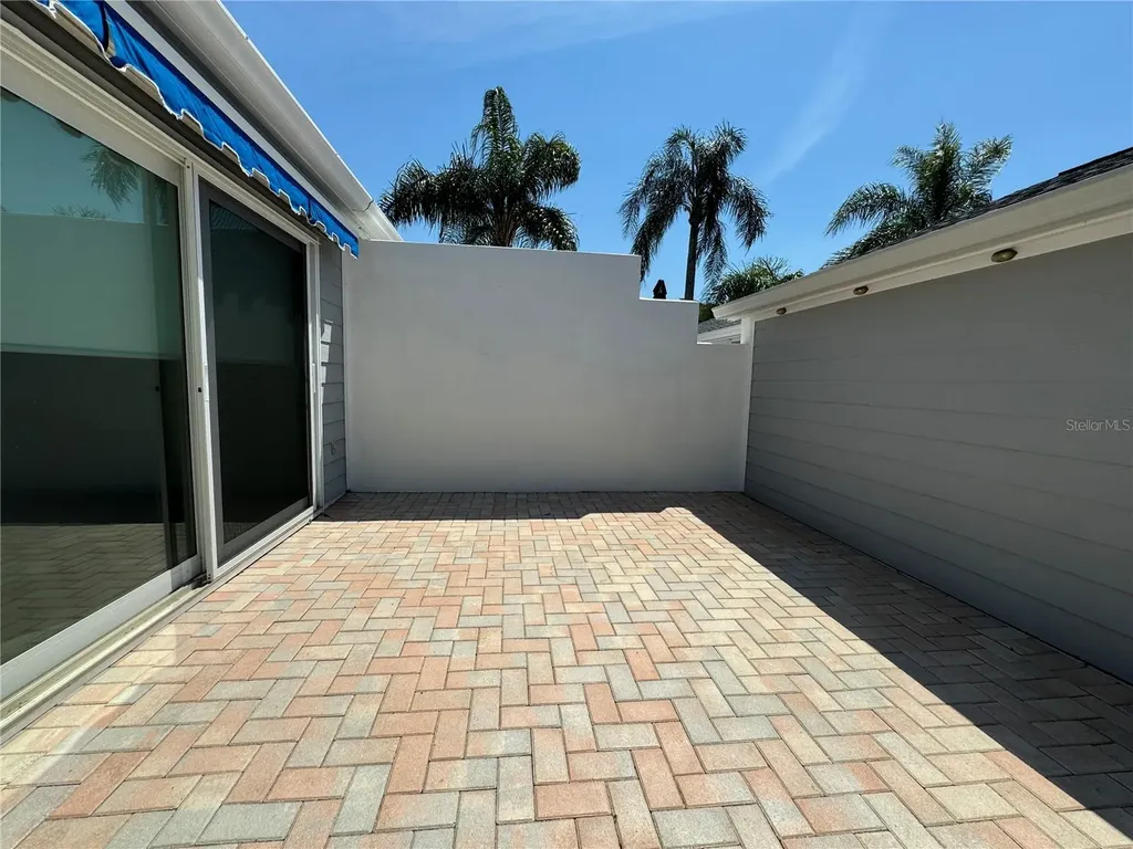 1005 Pelican Court Bradenton FL 34209