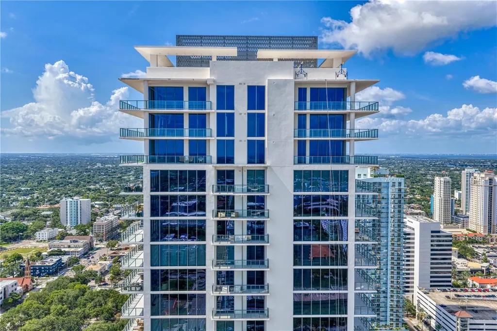 275 1st Avenue S St Petersburg FL 33701