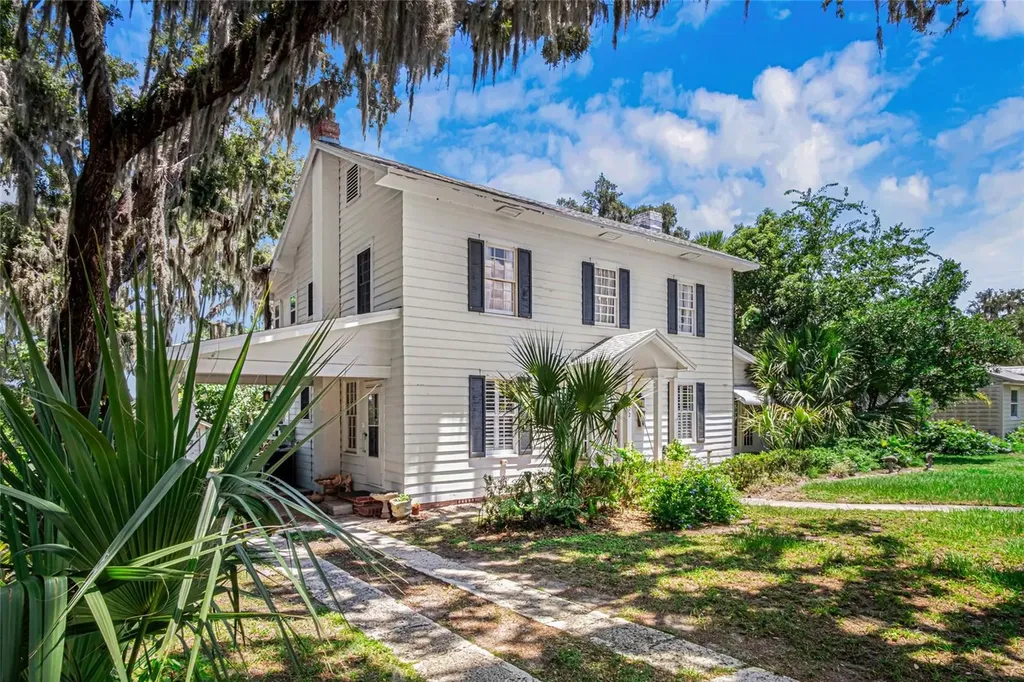 102 Palmora Boulevard Leesburg FL 34748