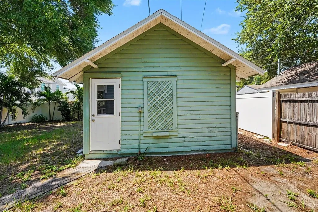 450 13th Avenue N St Petersburg FL 33701