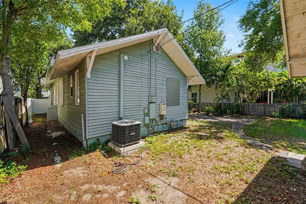 450 13th Avenue N St Petersburg FL 33701
