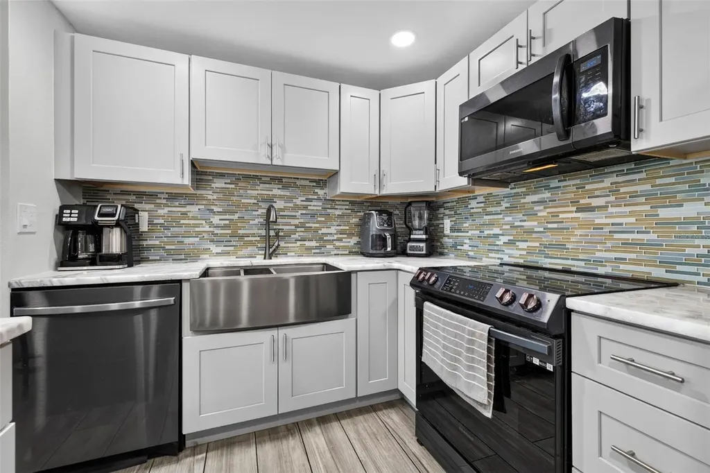 11280 Freedom Court Seminole FL 33772
