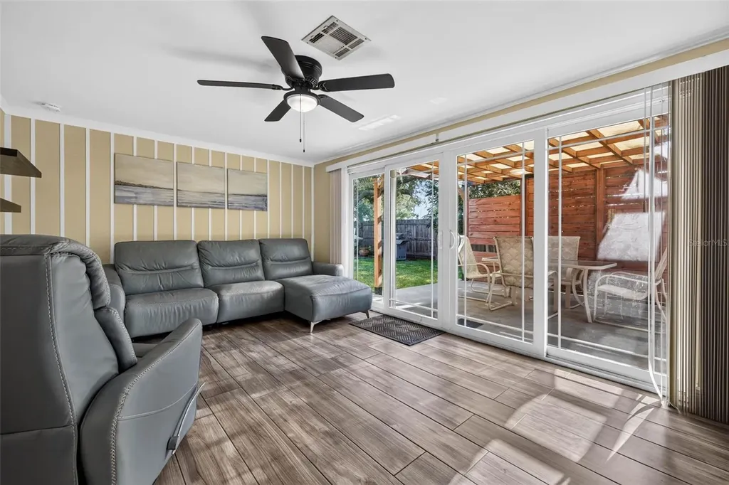 11280 Freedom Court Seminole FL 33772