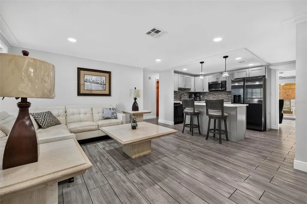 11280 Freedom Court Seminole FL 33772