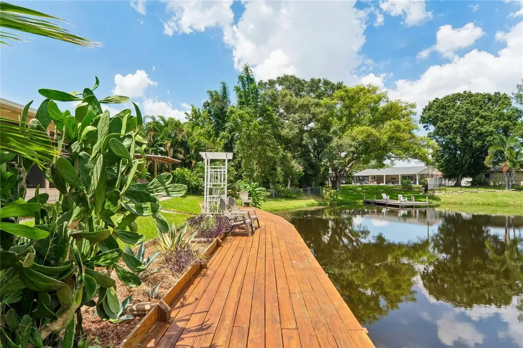 10681 Seminole Forest Street E Seminole FL 33778