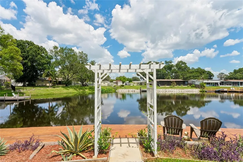 10681 Seminole Forest Street E Seminole FL 33778