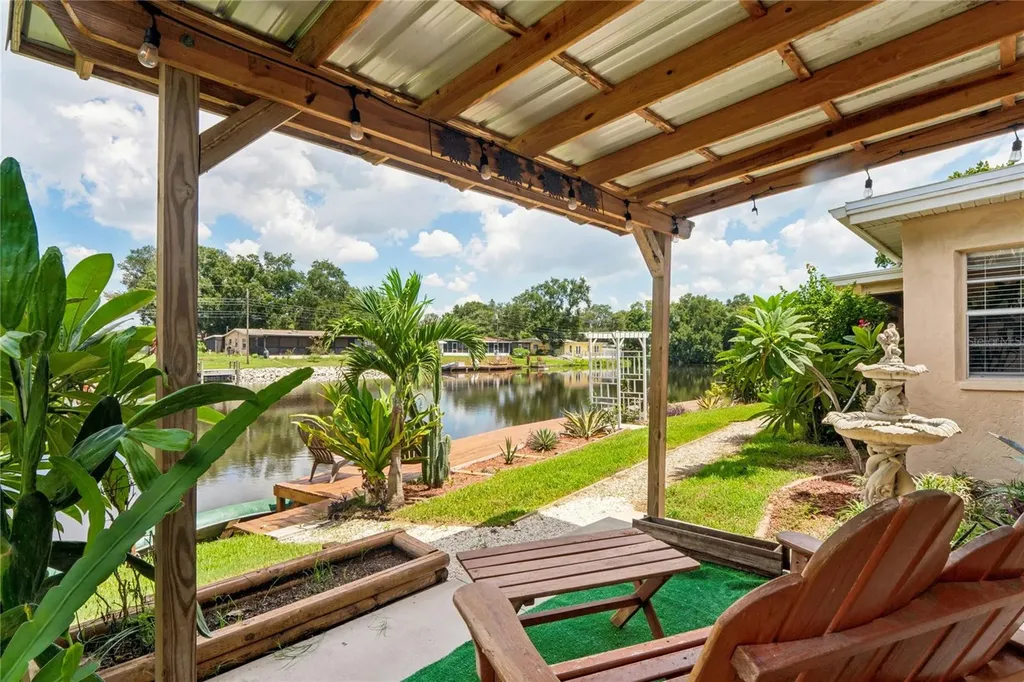 10681 Seminole Forest Street E Seminole FL 33778