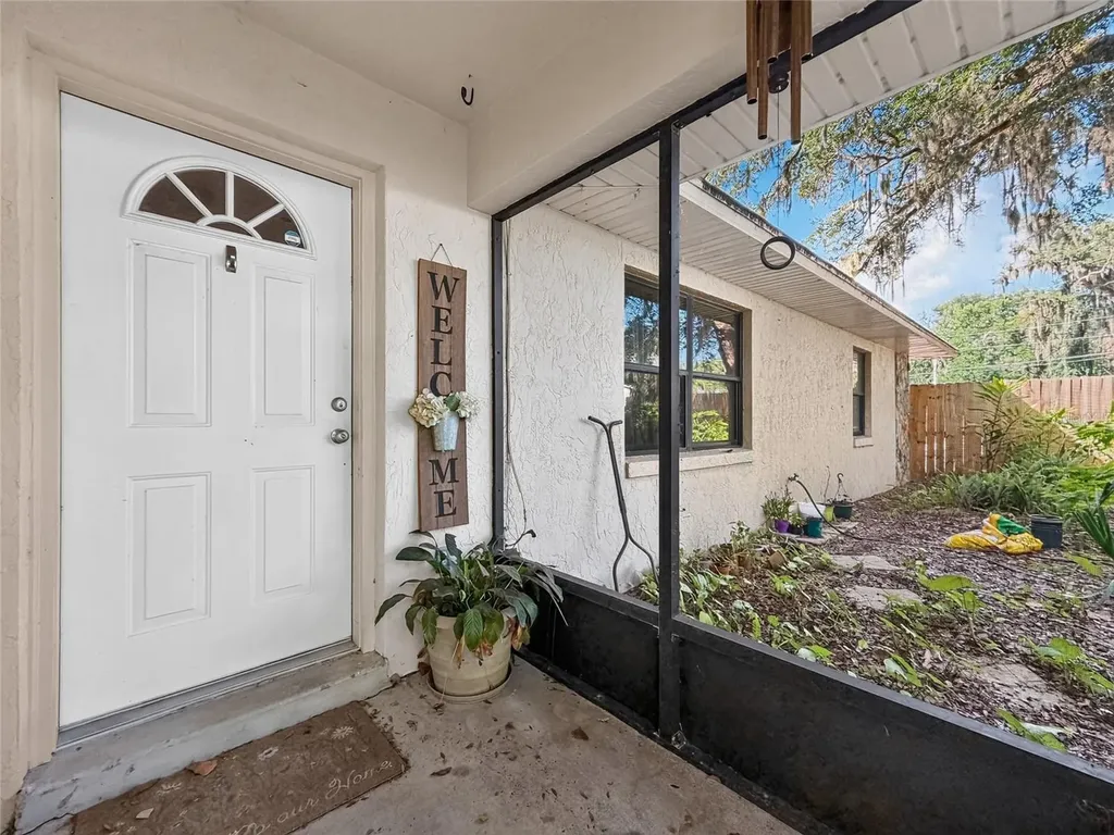 11025 SE 132nd Place Ocklawaha FL 32179