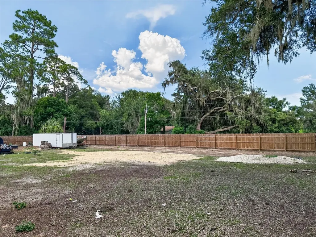 11025 SE 132nd Place Ocklawaha FL 32179