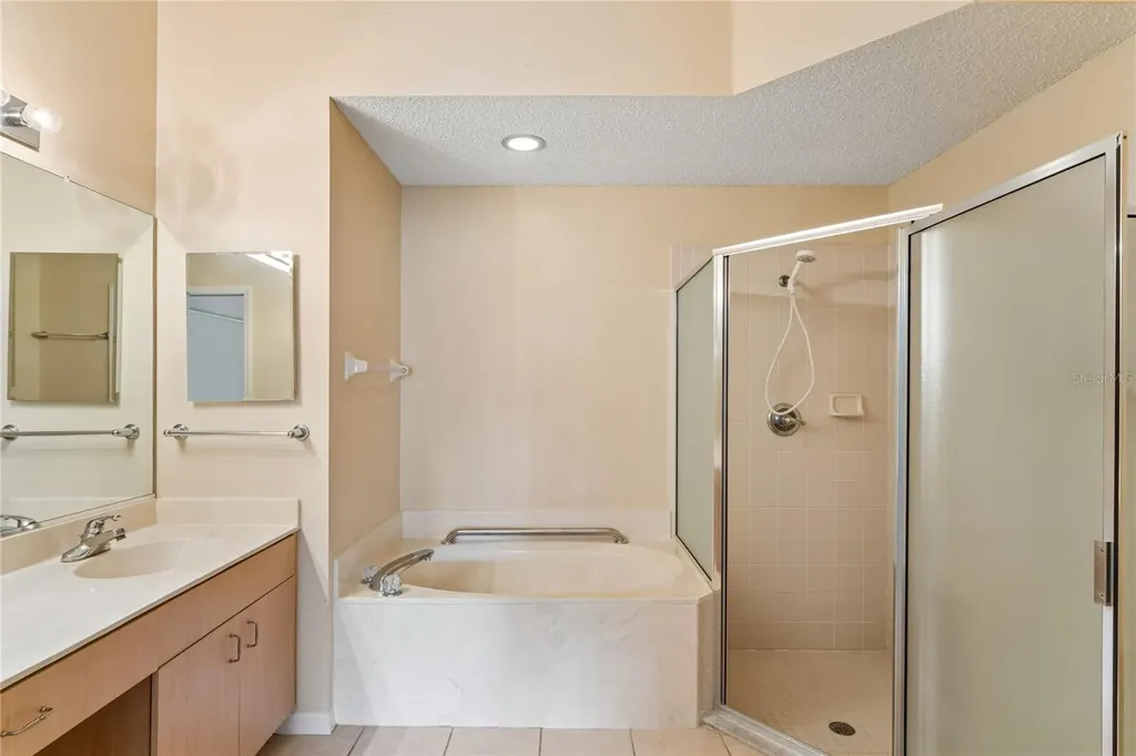 2208 Worthington Greens Drive Sun City Center FL 33573