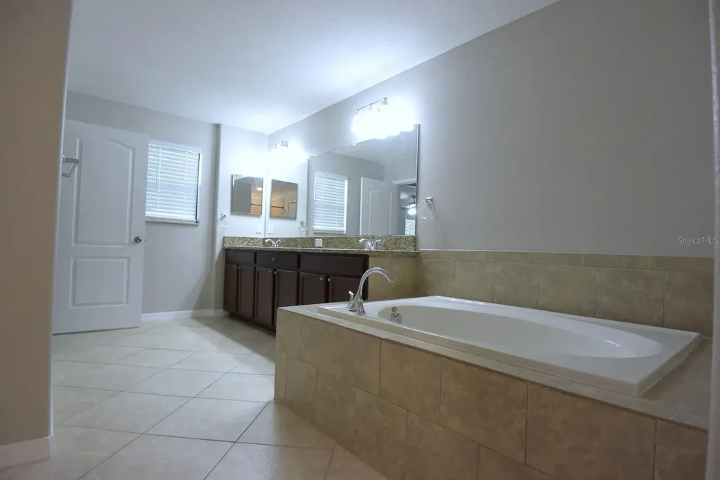 20028 Satin Leaf Avenue Tampa FL 33647