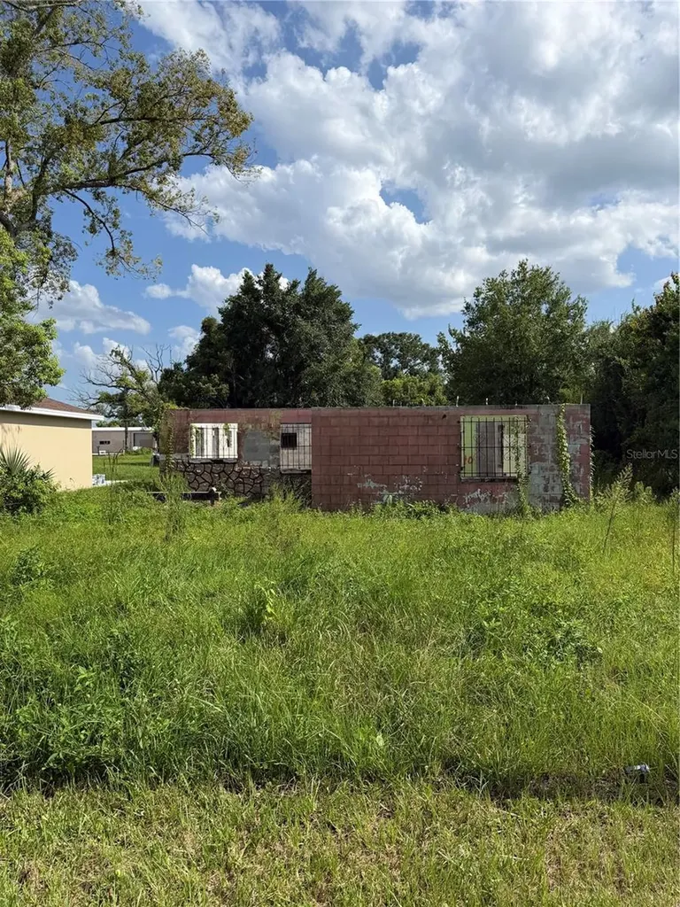 2661 W 22nd Street Sanford FL 32771