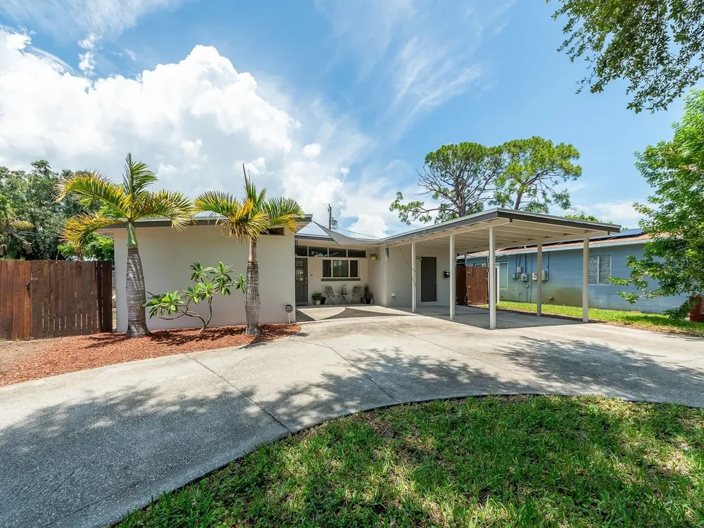 851 65th Avenue S St Petersburg FL 33705