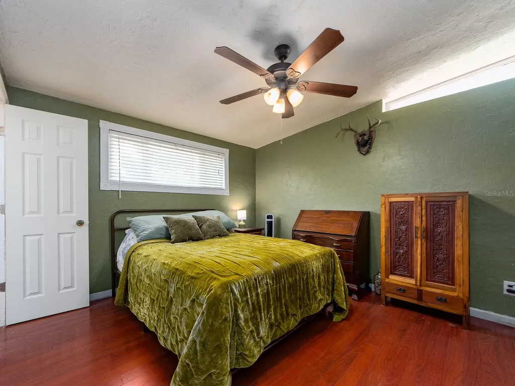 851 65th Avenue S St Petersburg FL 33705