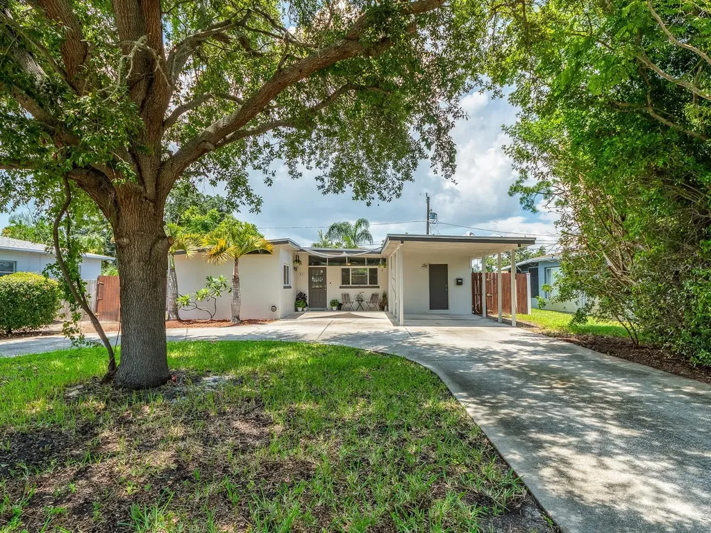 851 65th Avenue S St Petersburg FL 33705