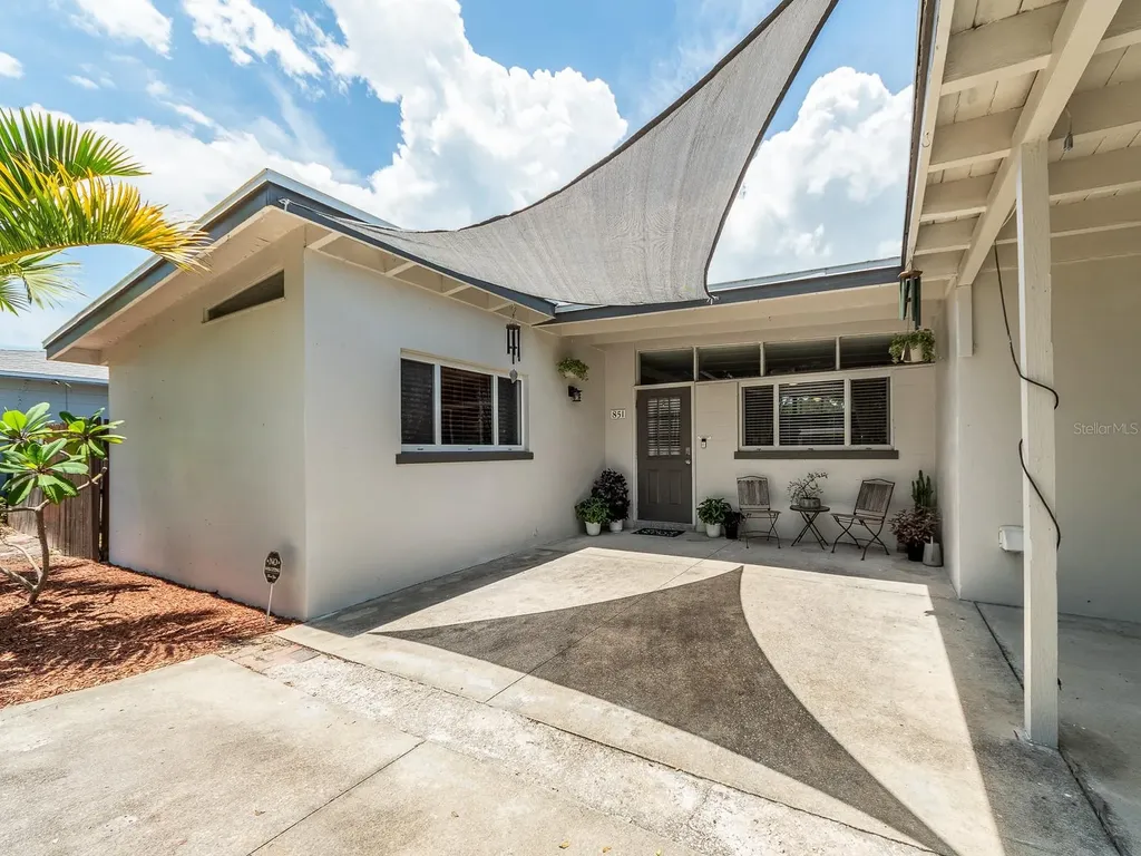 851 65th Avenue S St Petersburg FL 33705