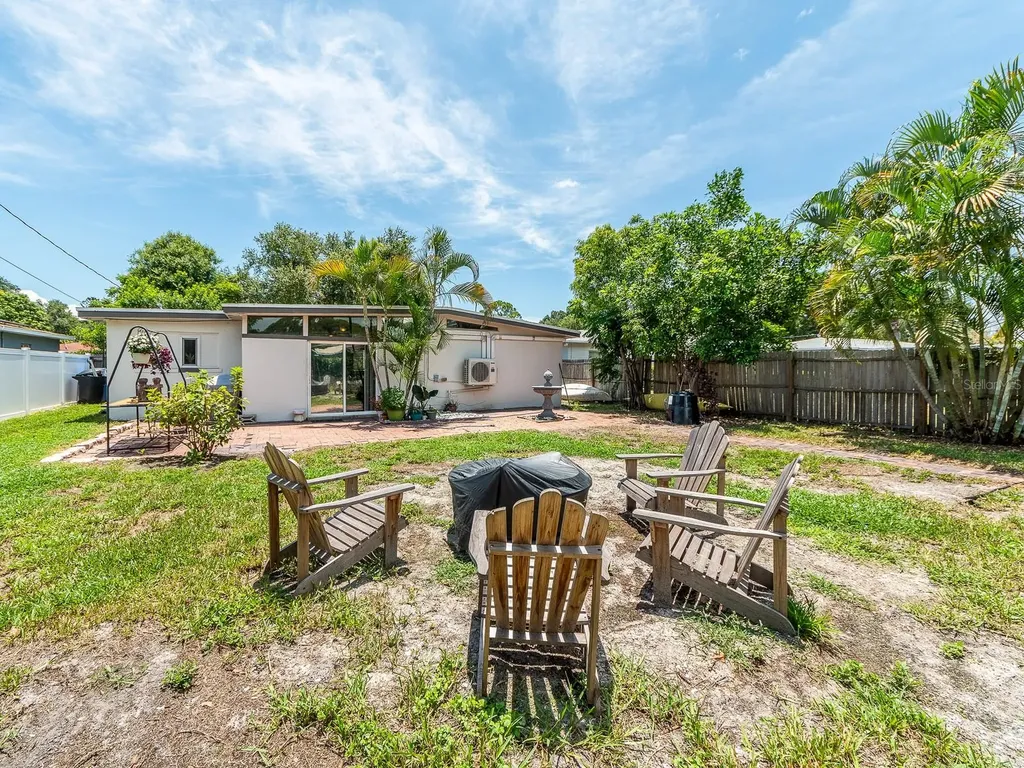 851 65th Avenue S St Petersburg FL 33705