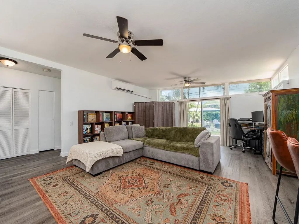 851 65th Avenue S St Petersburg FL 33705