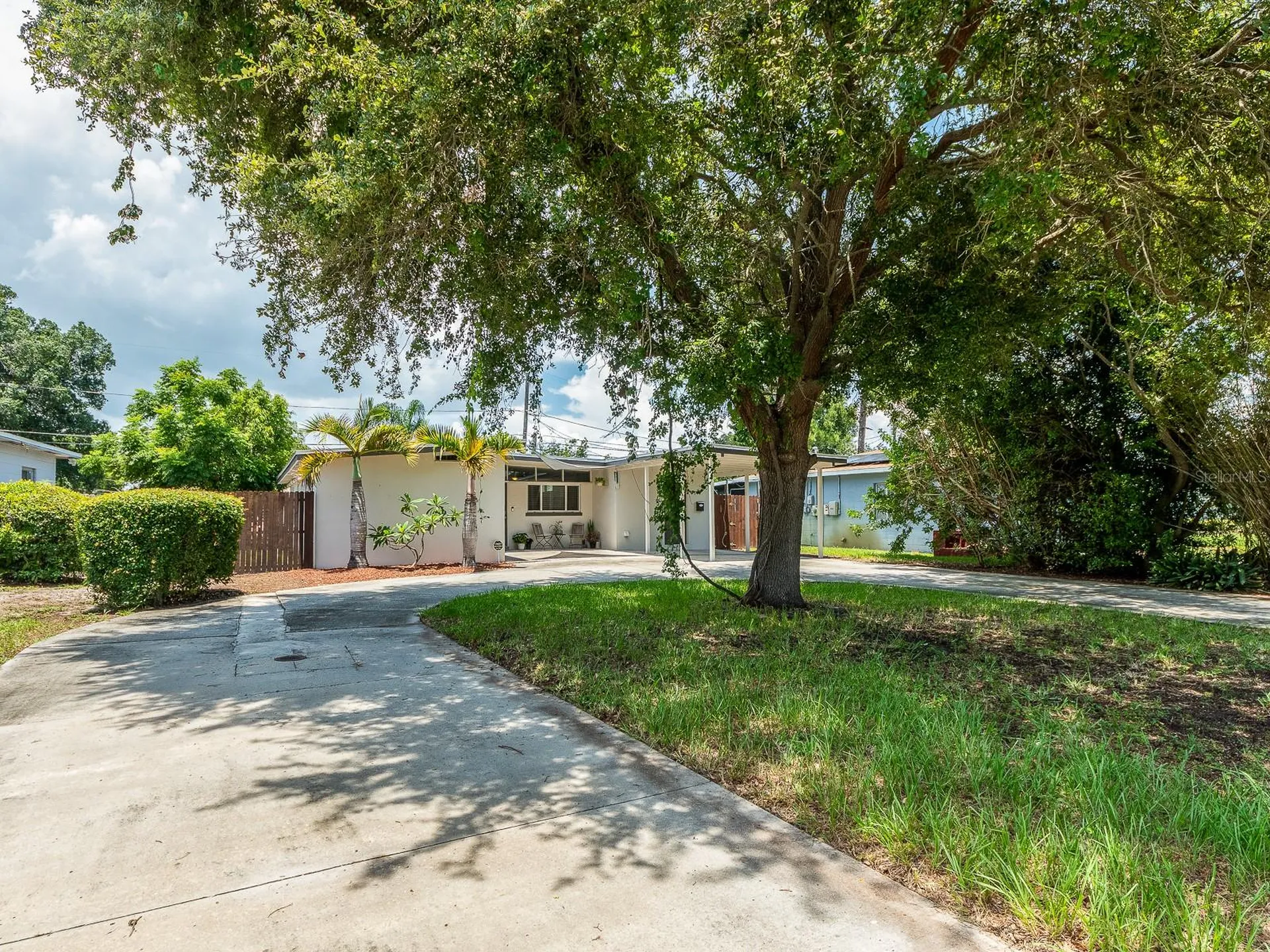 851 65th Avenue S St Petersburg FL 33705