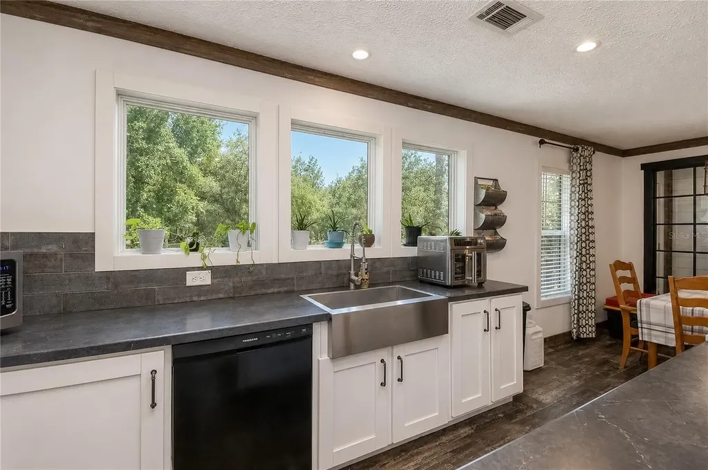 181 Windy Hills Road Hawthorne FL 32640