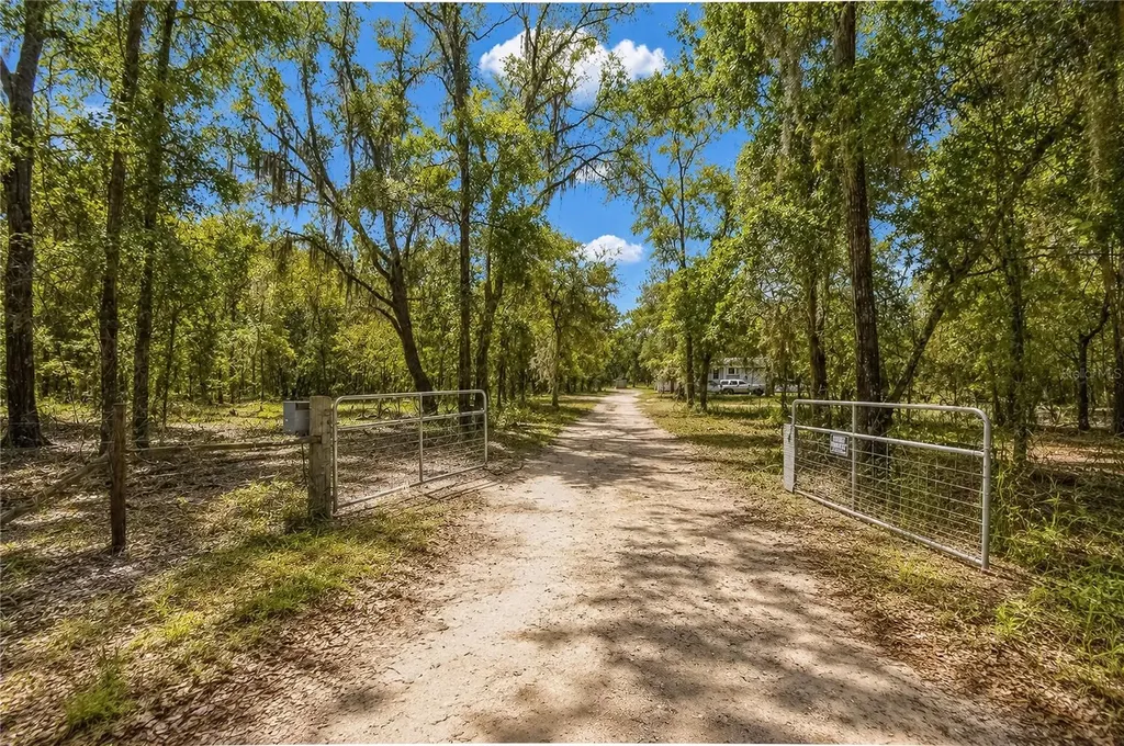 181 Windy Hills Road Hawthorne FL 32640