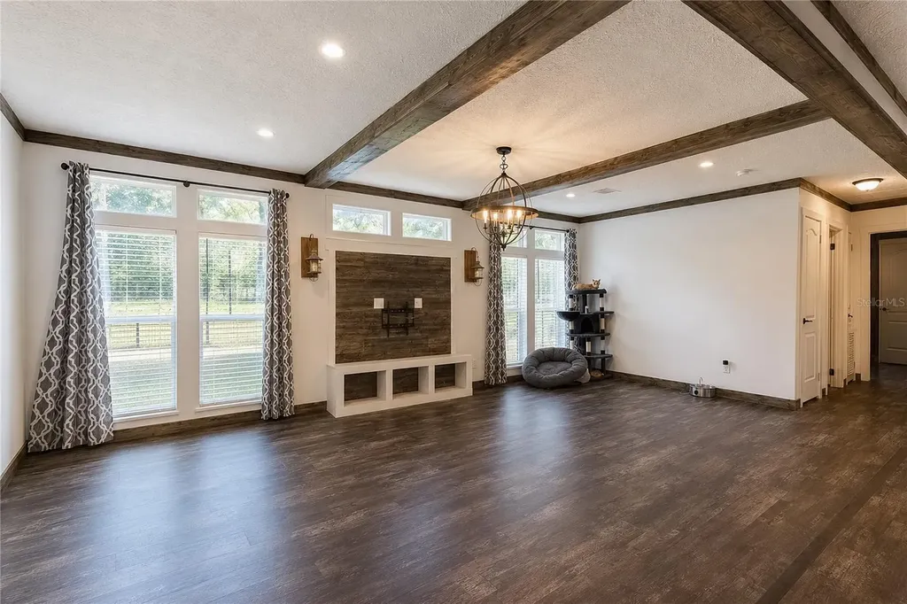 181 Windy Hills Road Hawthorne FL 32640