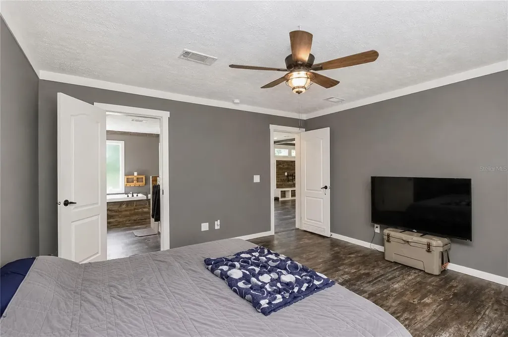 181 Windy Hills Road Hawthorne FL 32640