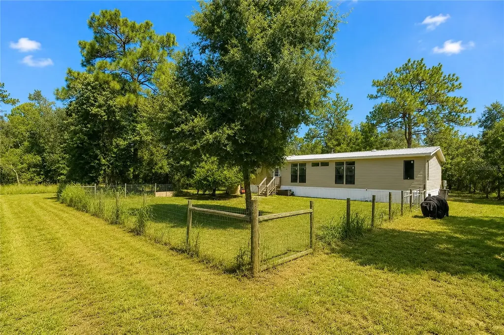 181 Windy Hills Road Hawthorne FL 32640